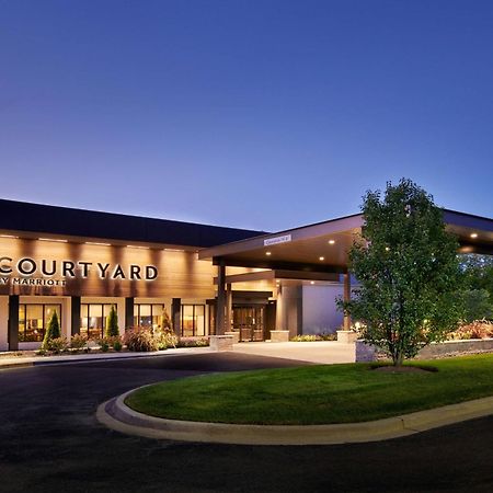 Courtyard Chicago Highland Park/Northbrook Hotel Exterior photo