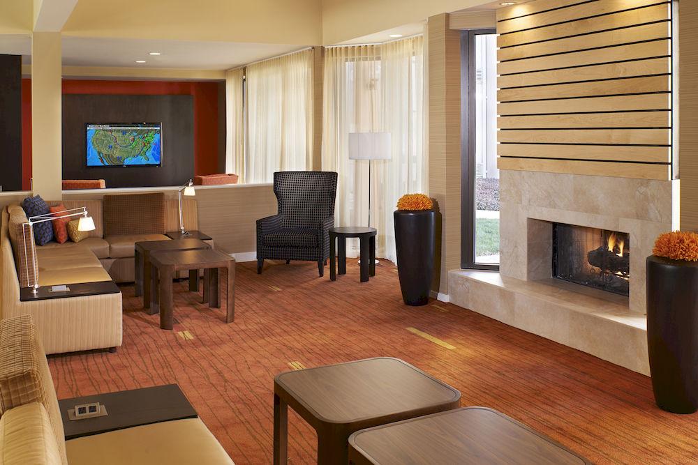Courtyard Chicago Highland Park/Northbrook Hotel Exterior photo