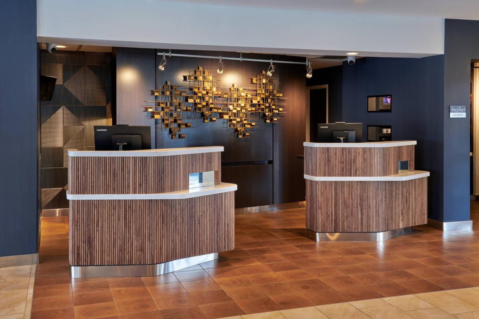 Courtyard Chicago Highland Park/Northbrook Hotel Exterior photo