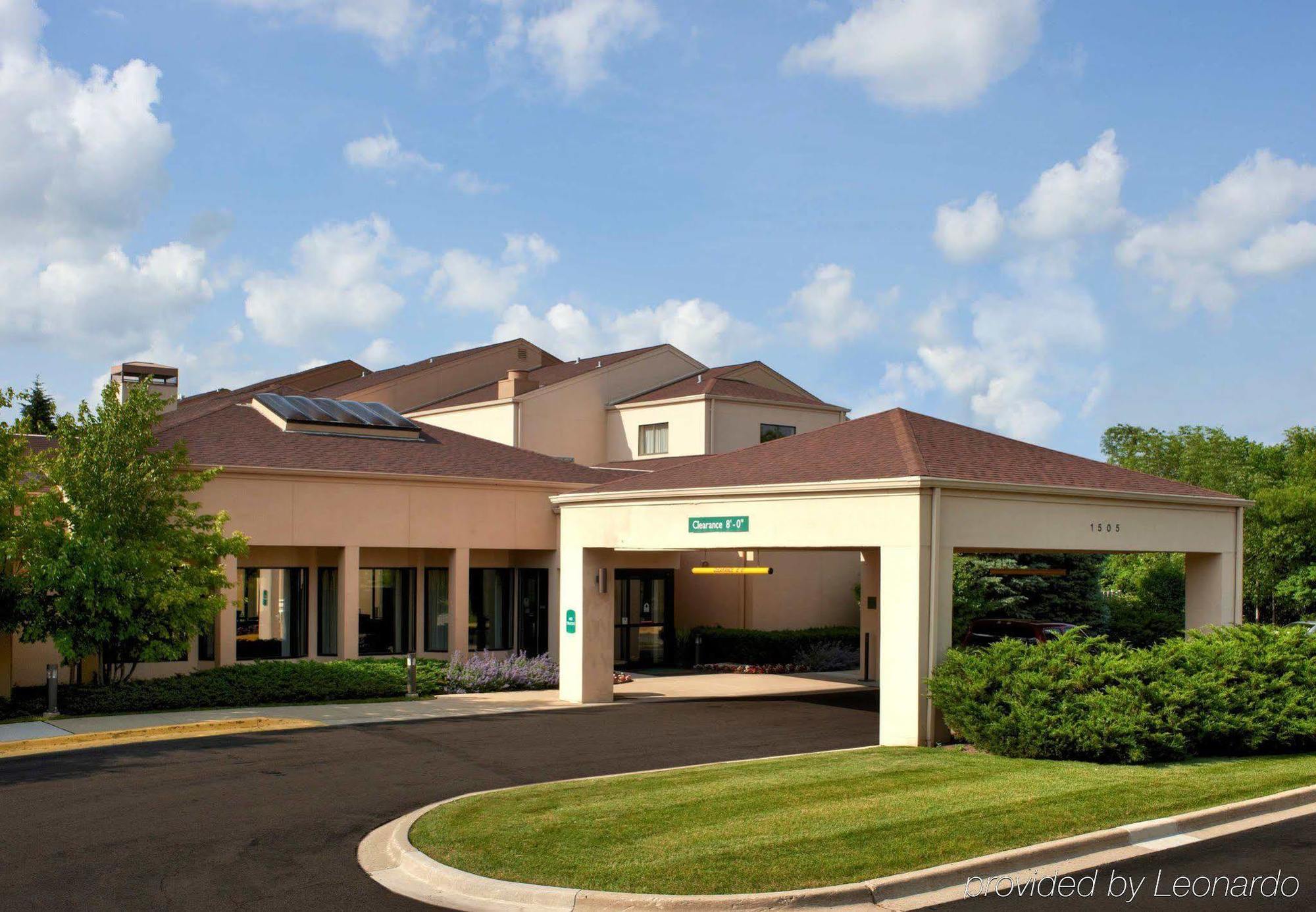 Courtyard Chicago Highland Park/Northbrook Hotel Exterior photo