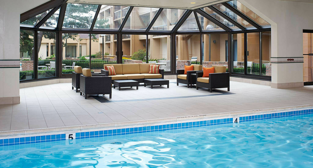 Courtyard Chicago Highland Park/Northbrook Hotel Exterior photo